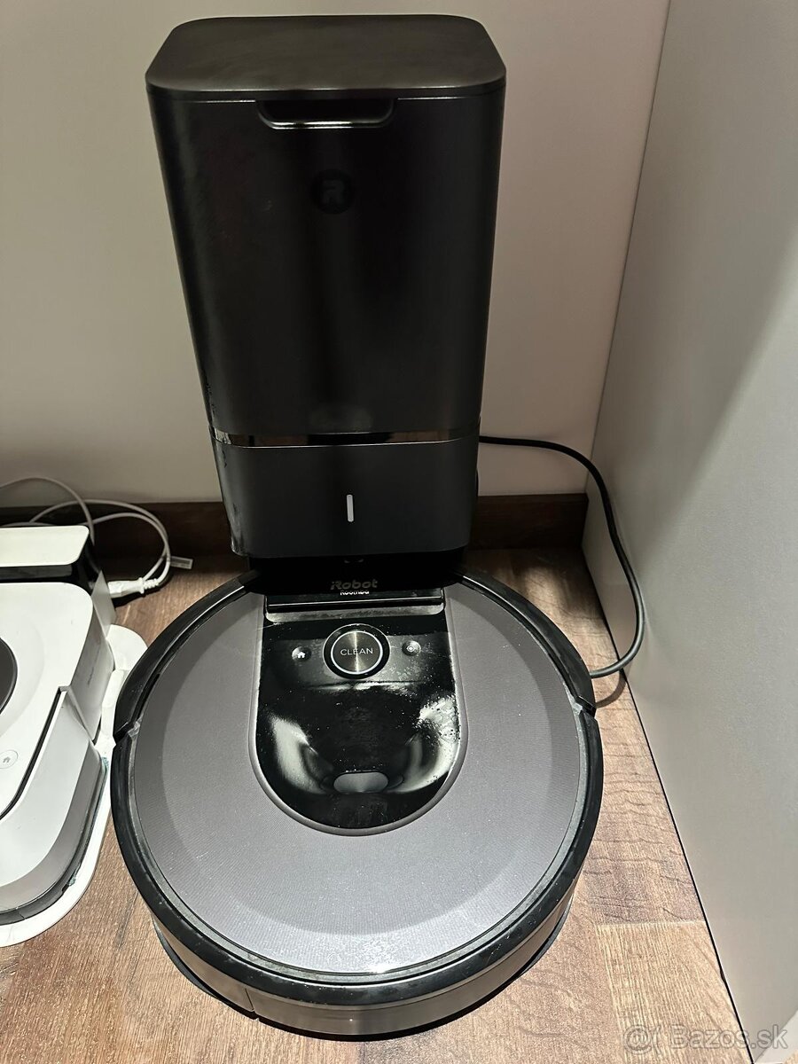 Robotický vysávač iRobot Roomba i7+