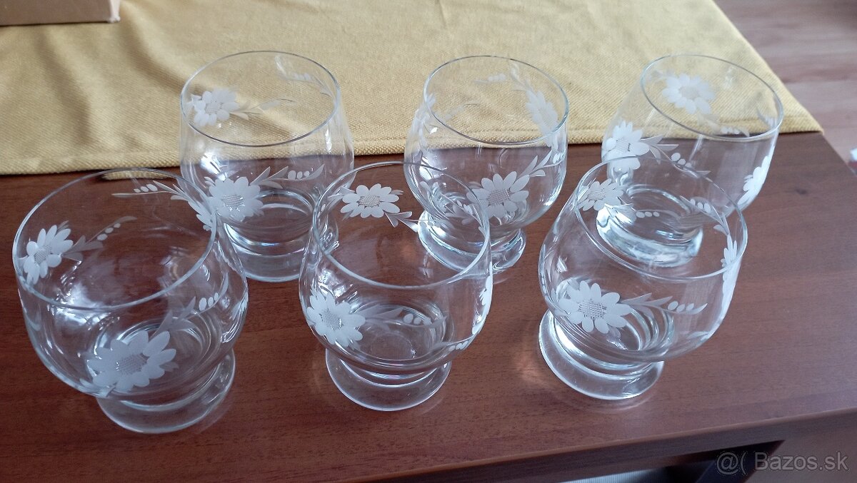 6ks sklenených pohárov s brúseným vzorom