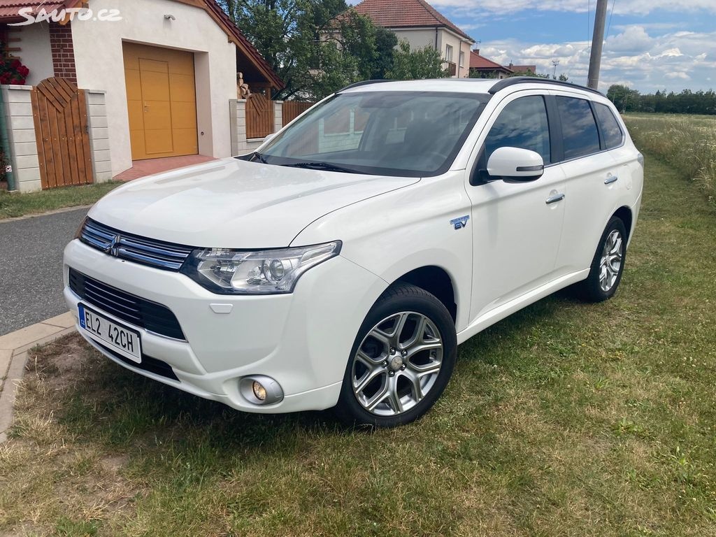 Mitsubishi Outlander PHEV Plug-in Hybrid, 117.500 km