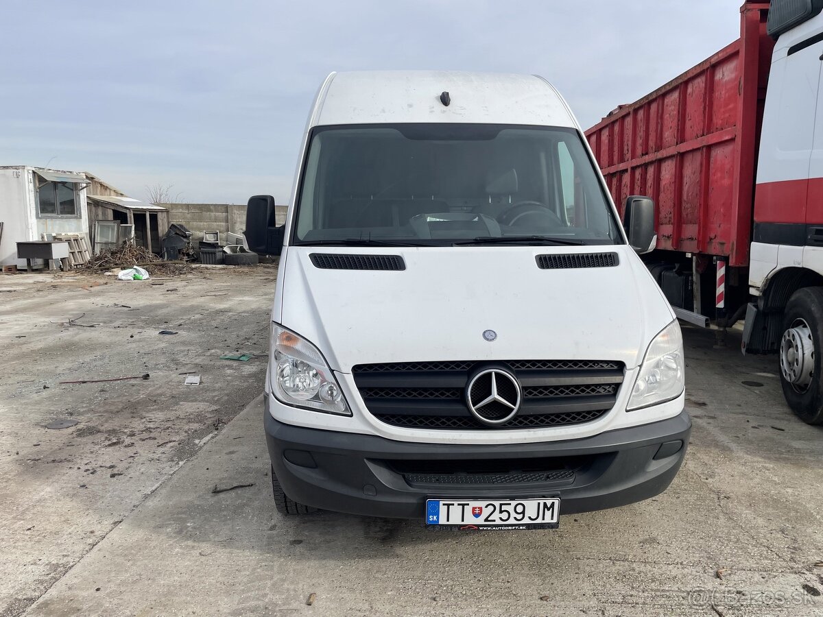 Mercedes benz sprinter 209