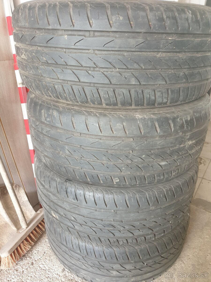 225/55 R17