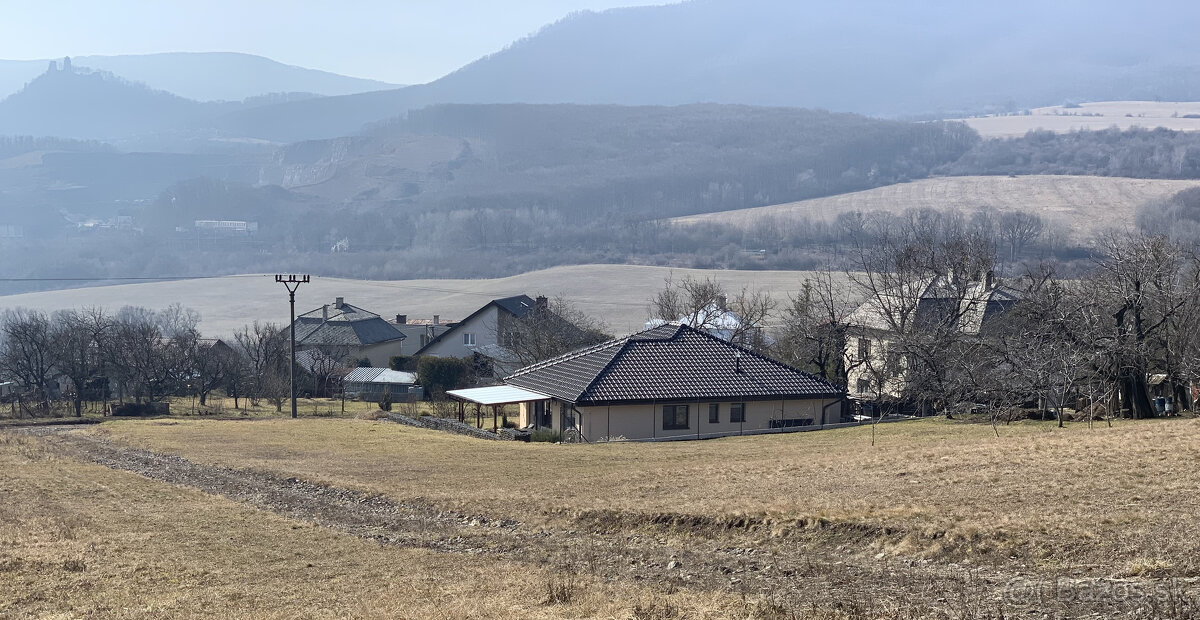 Stavebný pozemok v obci Slančík