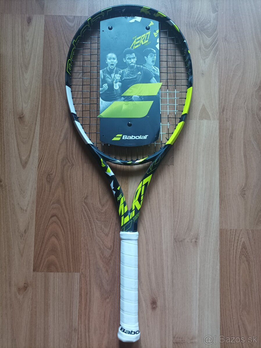 Tenisová raketa BABOLAT PURE AERO TEAM.