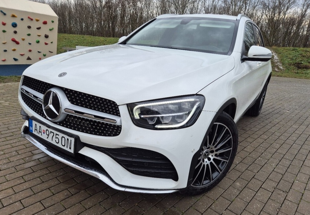 Mercedes-Benz GLC  300d 4Matic A/T virtual cocpit