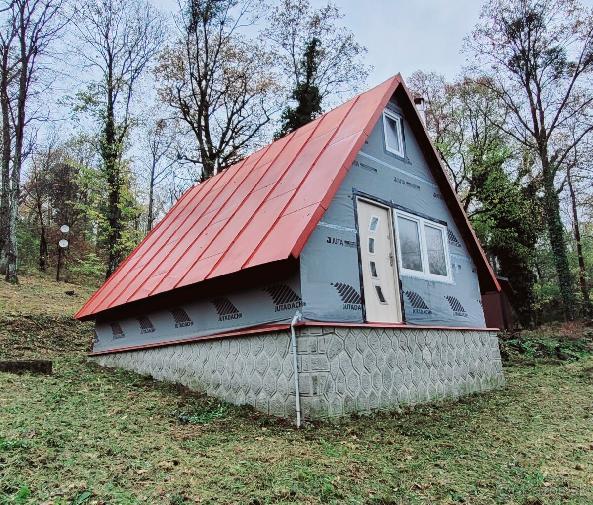 Na predaj útulná chata v srdci Zemplínskej Šíravy, 671m2