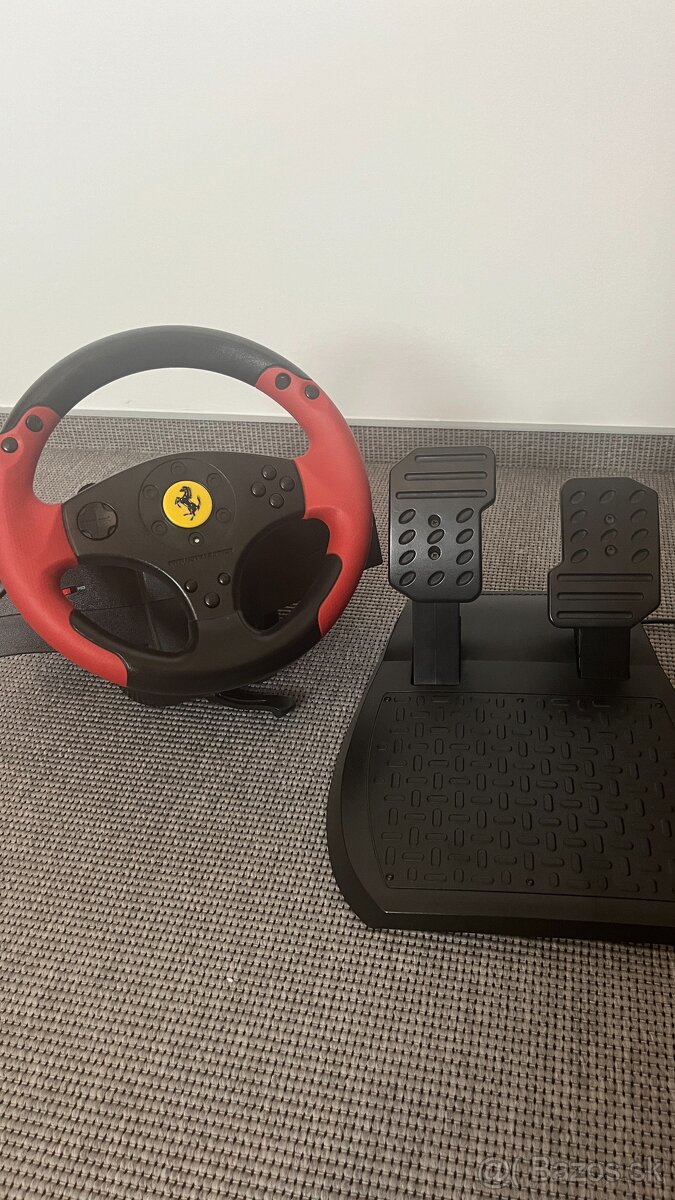 Thrustmaster Ferrari Racing volant pre PC/PS3