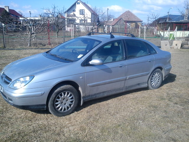 Rozpredám Citroen C5 2,2hdi 98kw rv.2002 na nahradné diely.