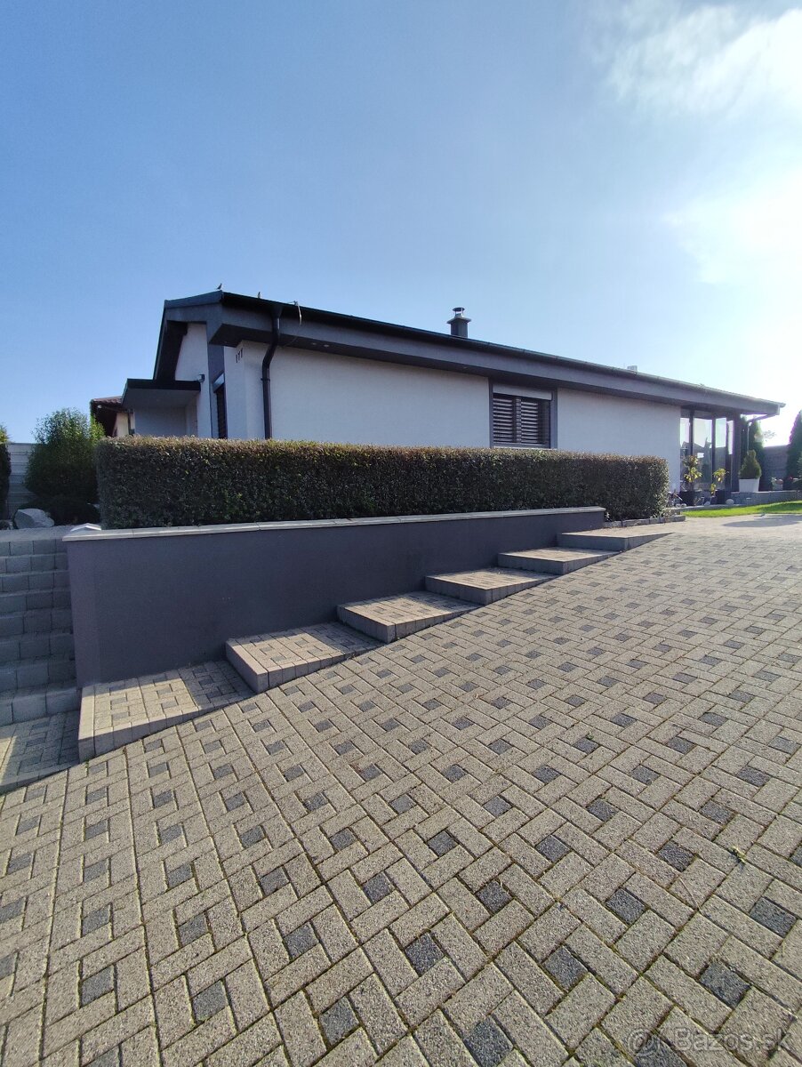 Predám 4izbový bungalov 137 m2, obec Šalgočka