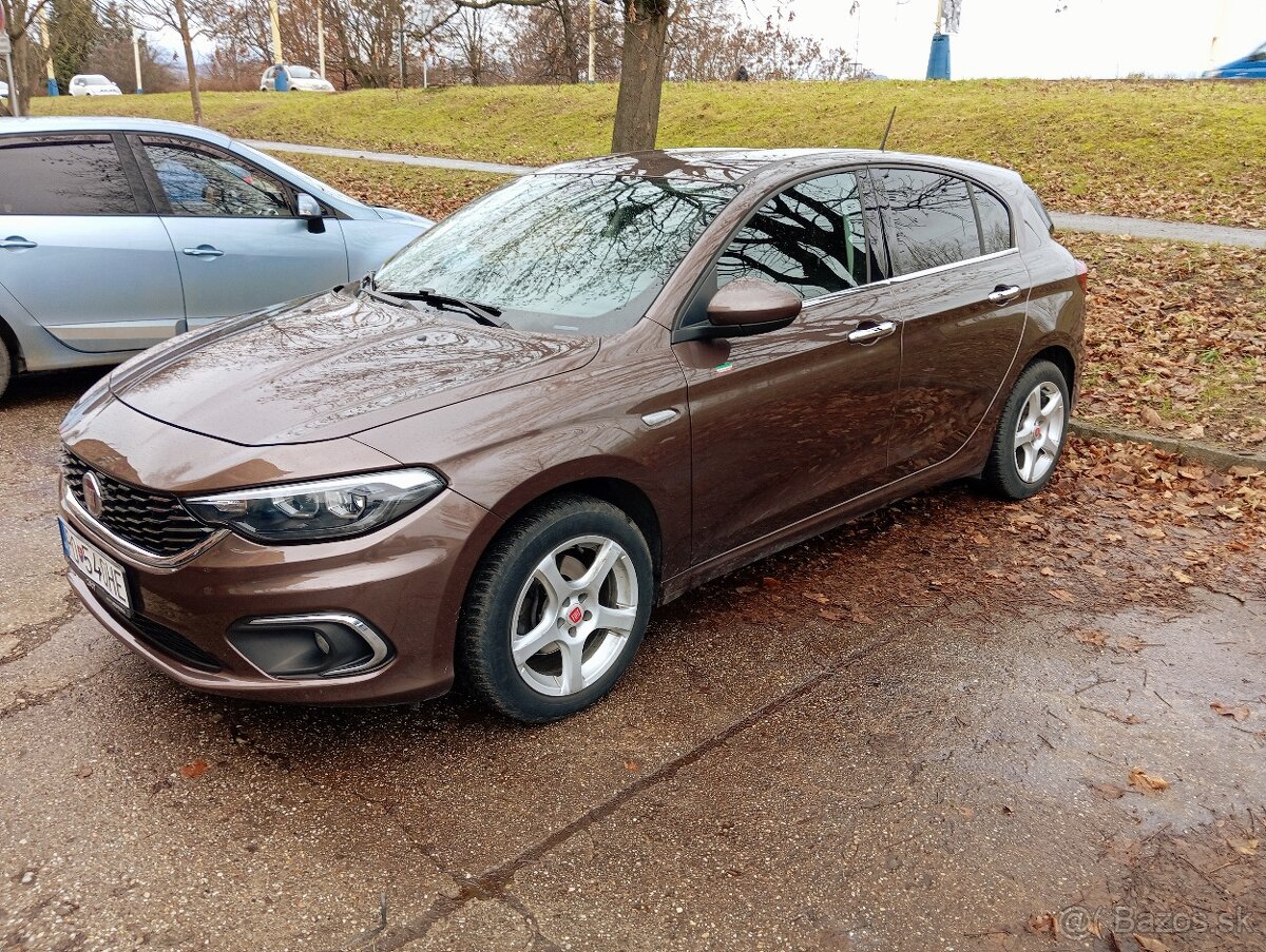 Fiat Tipo 1.4, 70KW, hatchback, Lounge