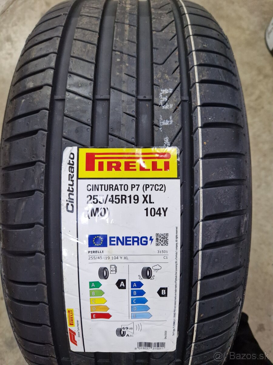 Pirelli 255/45 R19 letne