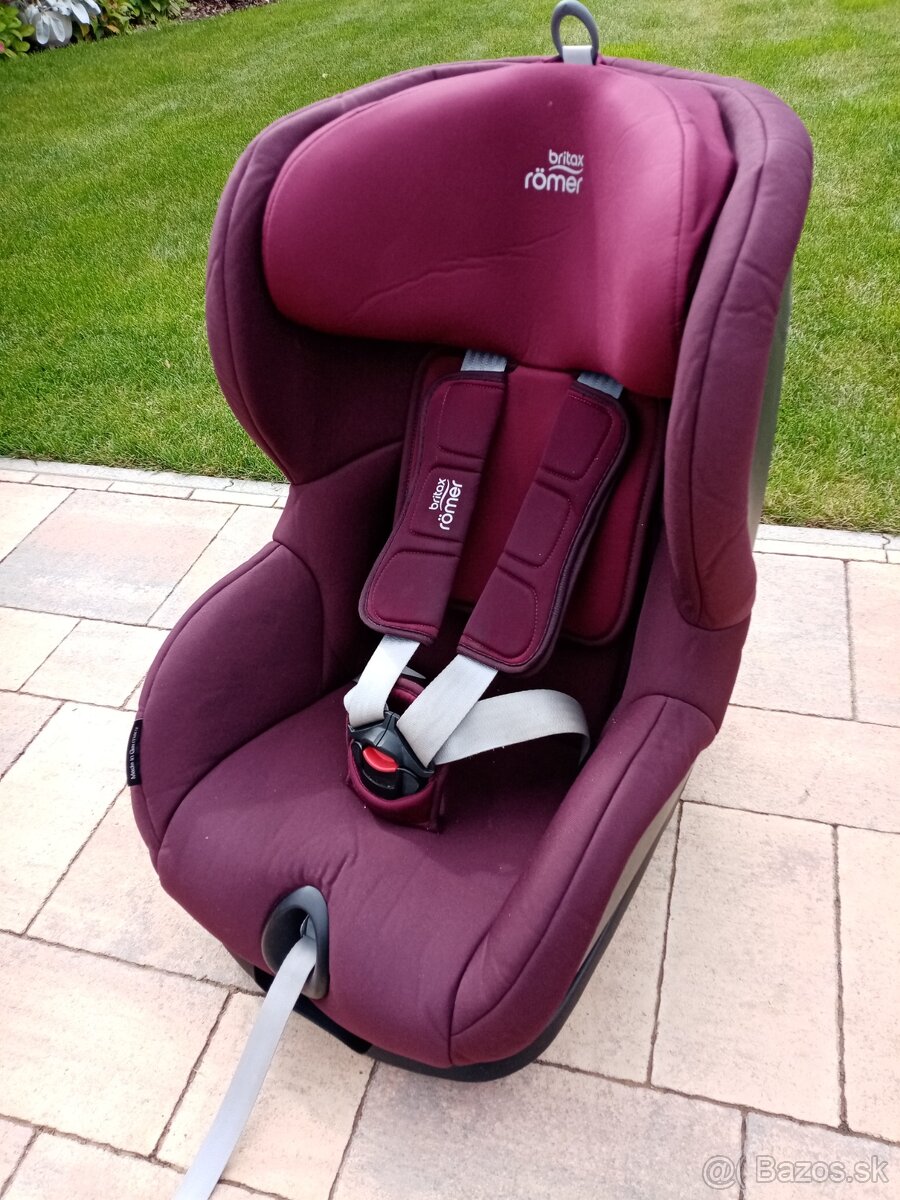 Britax Römer Trifix 2 I-size Burbundy red