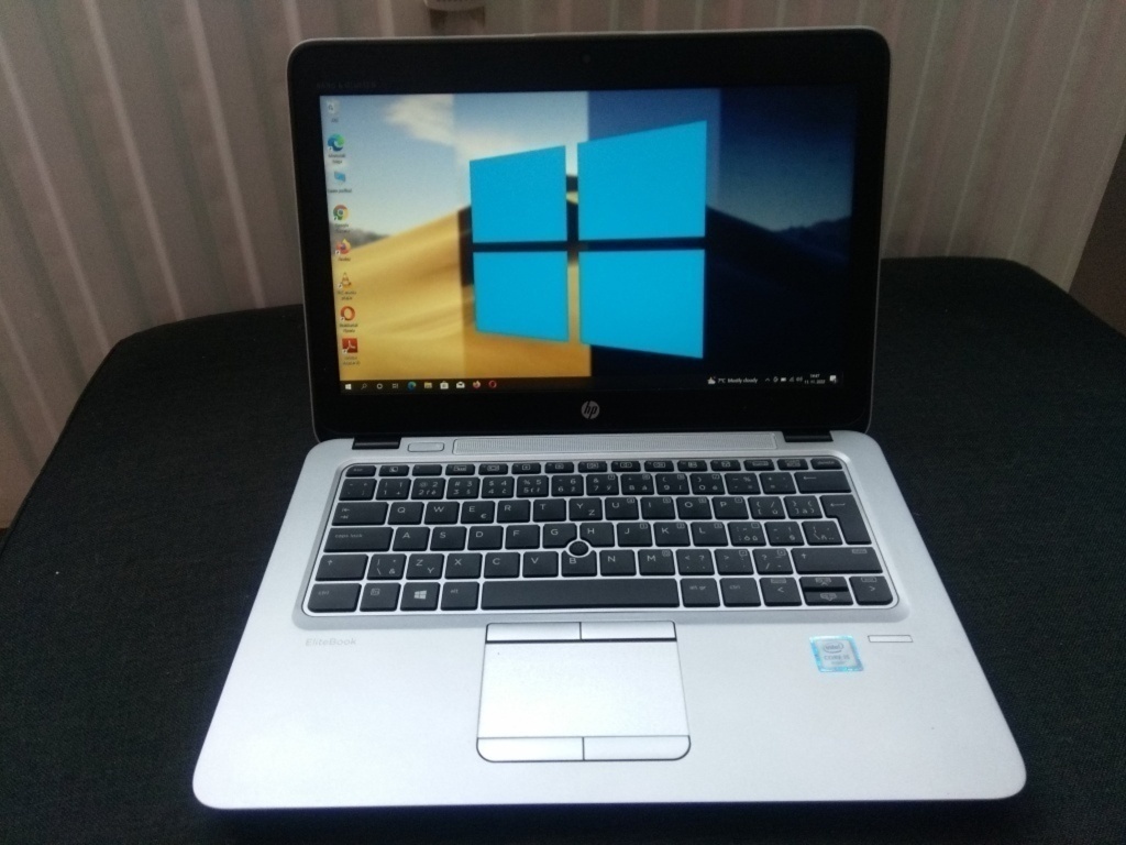 HP elitebook 820 G3 , Intel® Core™ i5 , 8gb ram , ssd+hdd