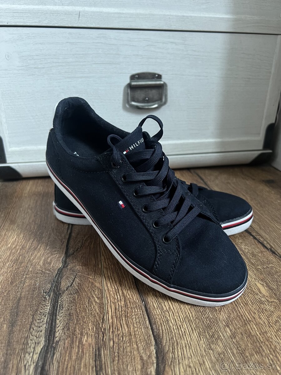 Tommy Hilfiger tenisky 38