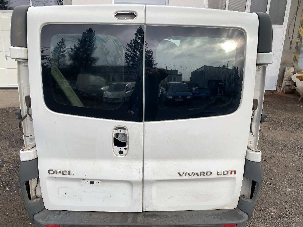 Kufrove dvere opel vivaro renault trafic krídlove