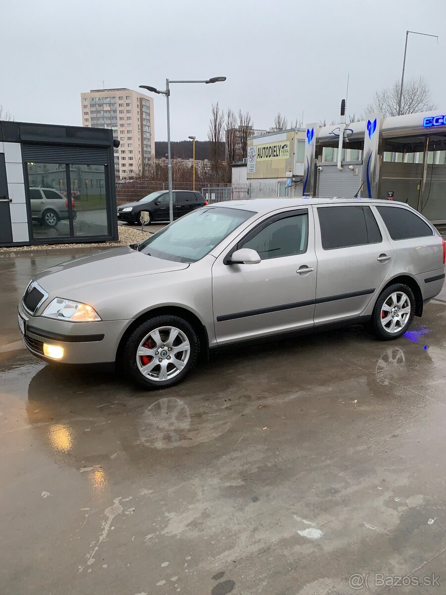 ŠKODA OCTAVIA II combi 2.0 TDI 16V Elegance