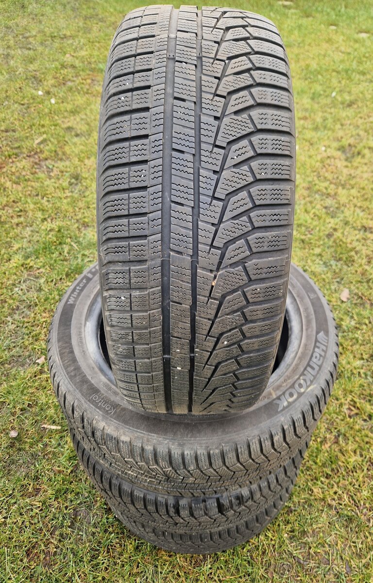 Hankook Winter icept evo2 : 215/55/R17