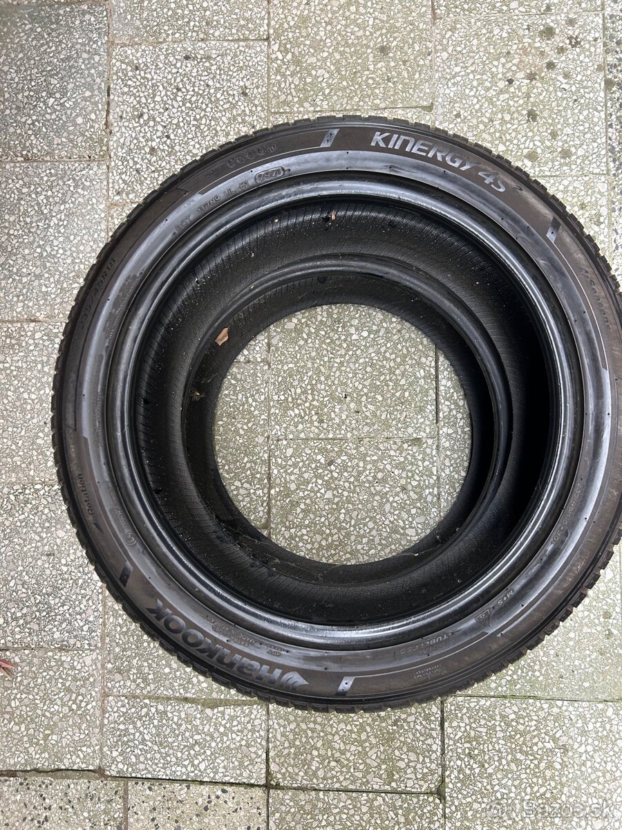 Pneu univerzál 235/45 R18