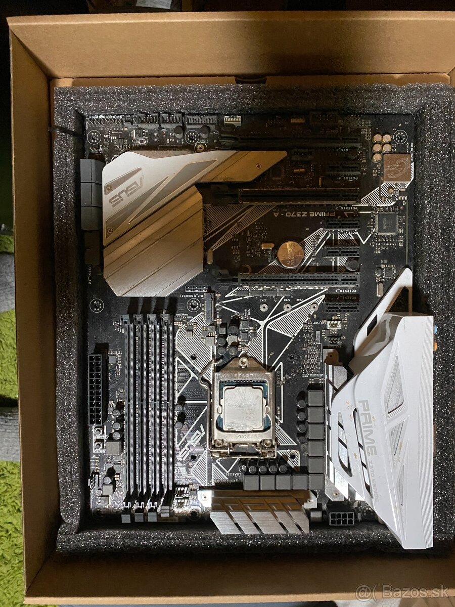 Asus Z370 + Intel i7-8700 a RAM HyperX 8GB