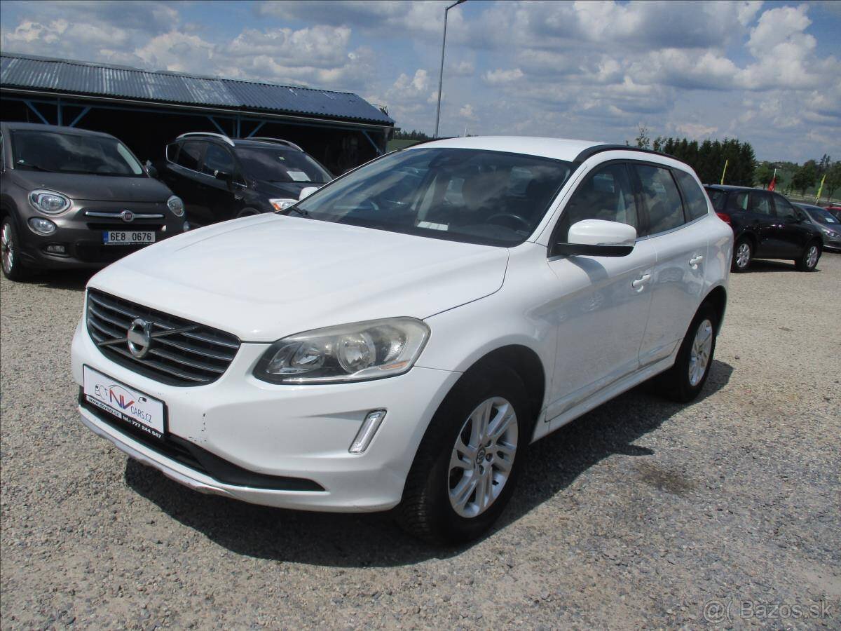 VOLVO XC60 2,0D3 100kw Momentum 2014 bez koroze