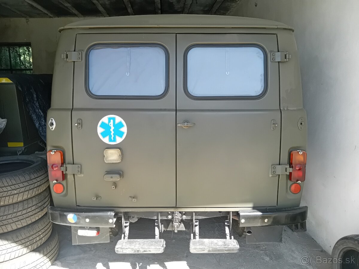 UAZ 469 buchanka