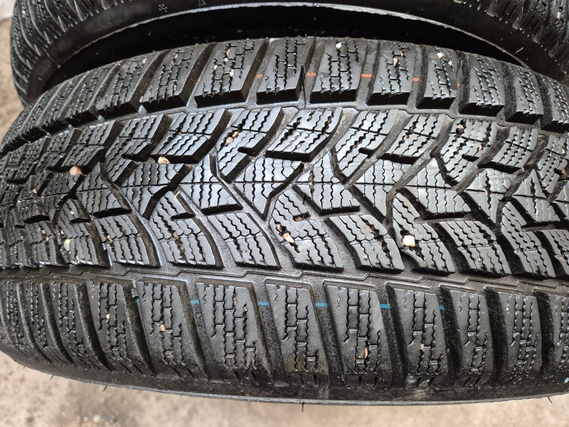 205/60 r16 zimné 2 ks DUNLOP dezén 8,8 mm DOT2020