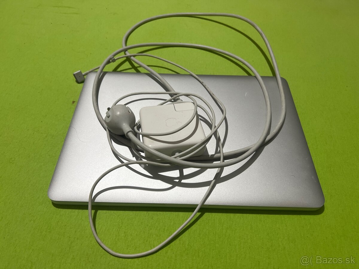 Predám macbook pro 13 mid 2014 + obal