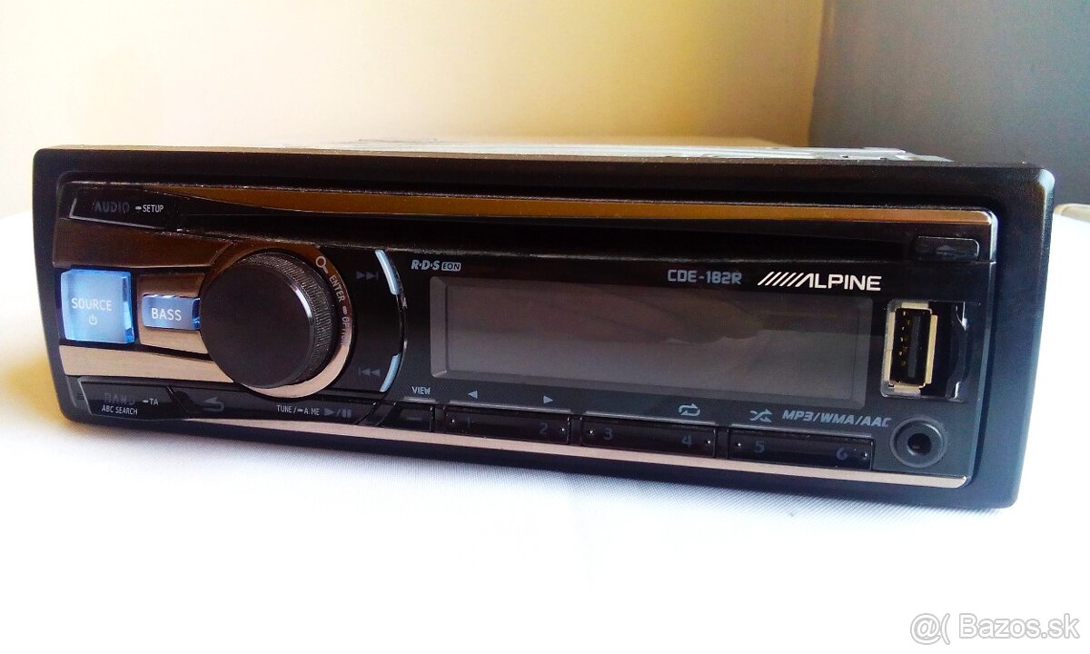 AUTORADIO ALPINE CDE-182R.