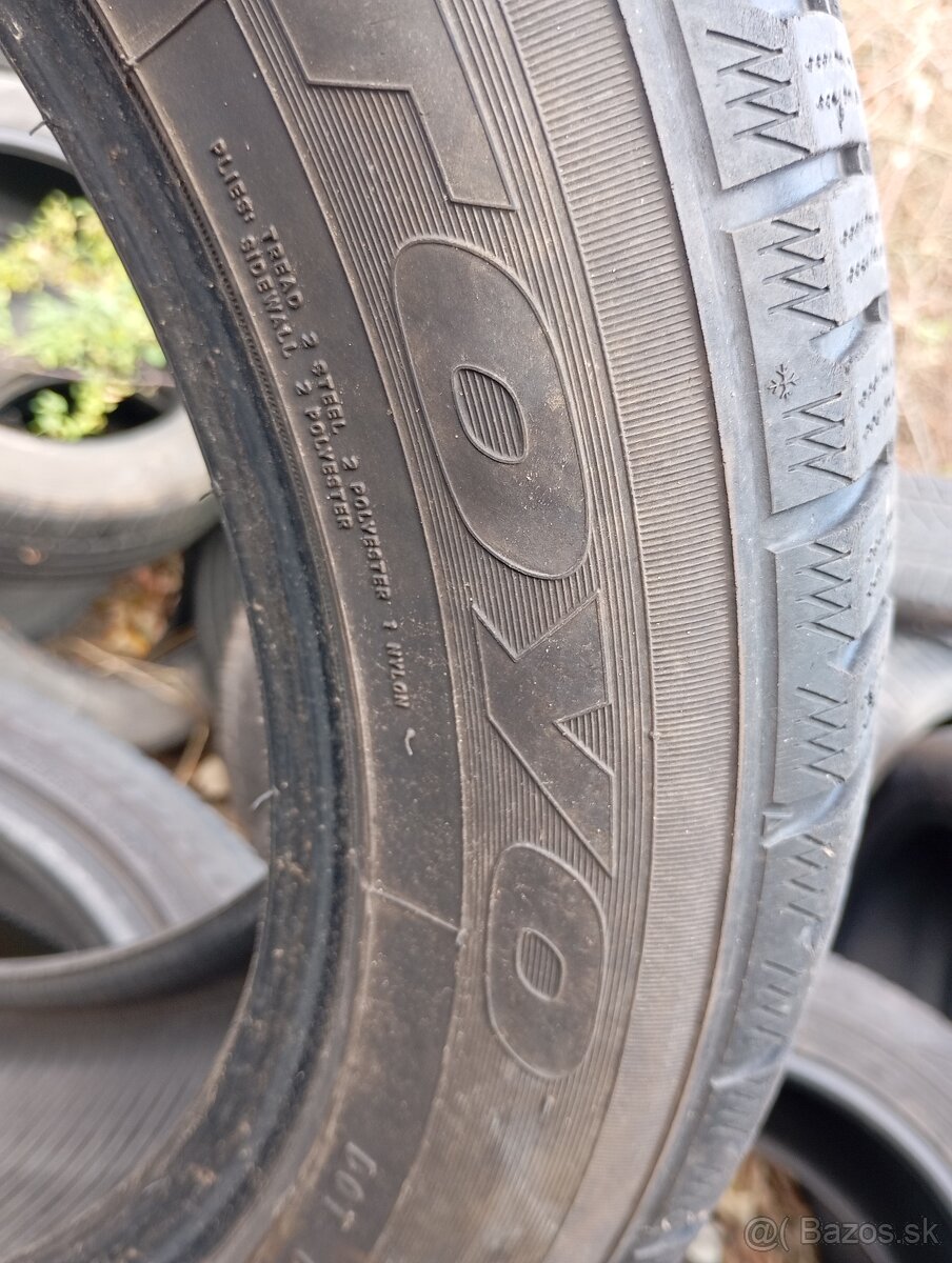 225/55 R18 zimné Toyo