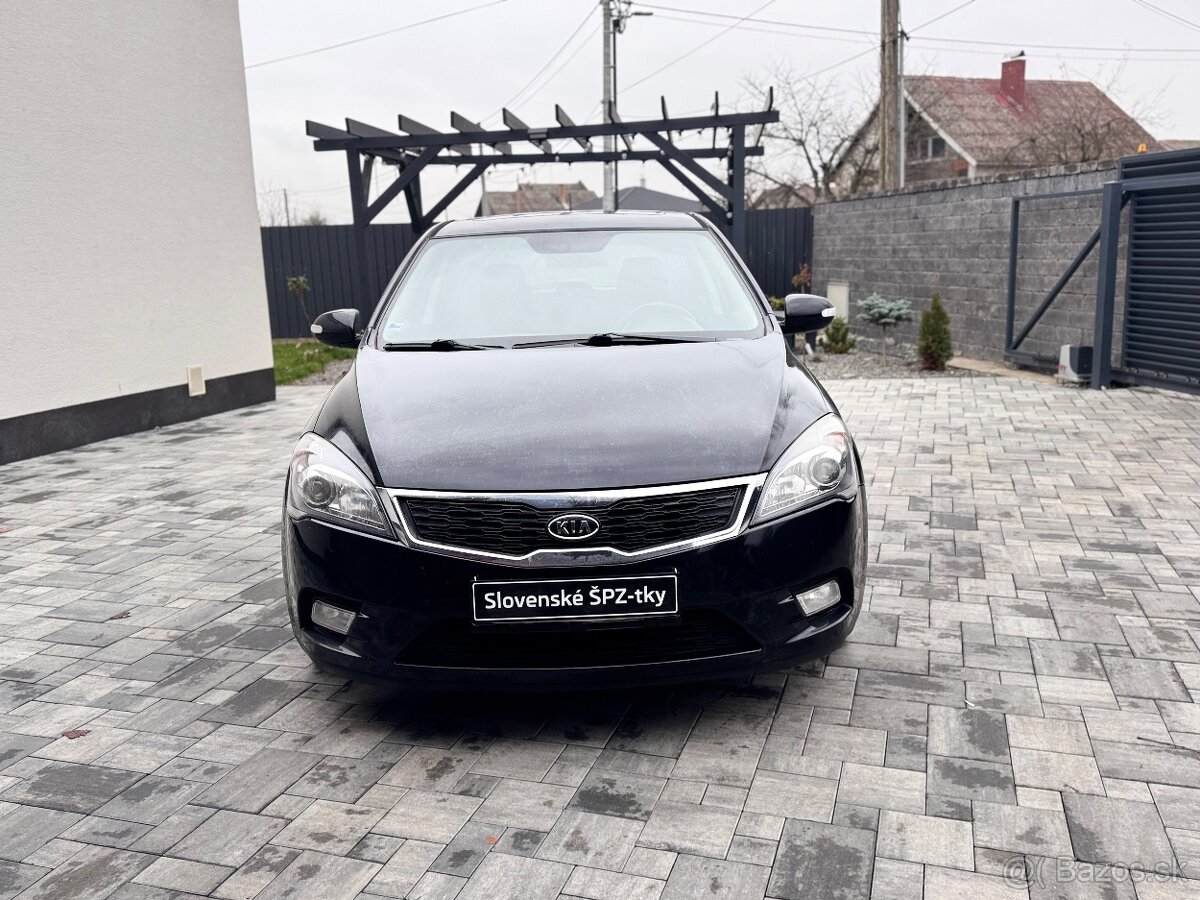 Kia Ceed 1.6Crdi 2012 stresne okno