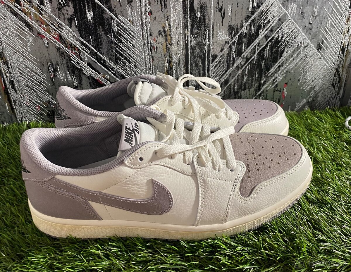 Nike 43(27,5 cm) nove