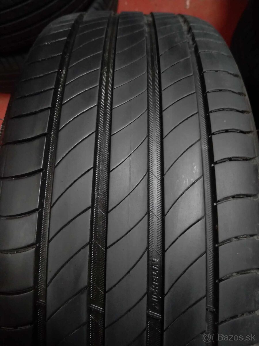 215/55 R 17 94 V letné.