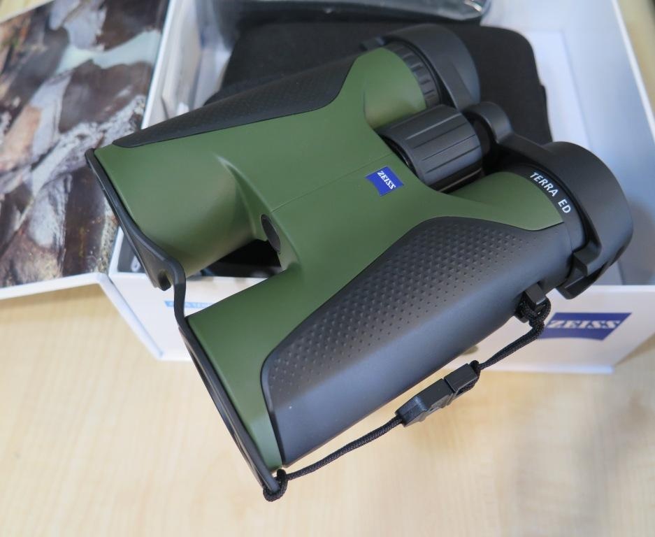 Predám nový ďalekohľad binokulár ZEISS Terra ED 10x42 Green