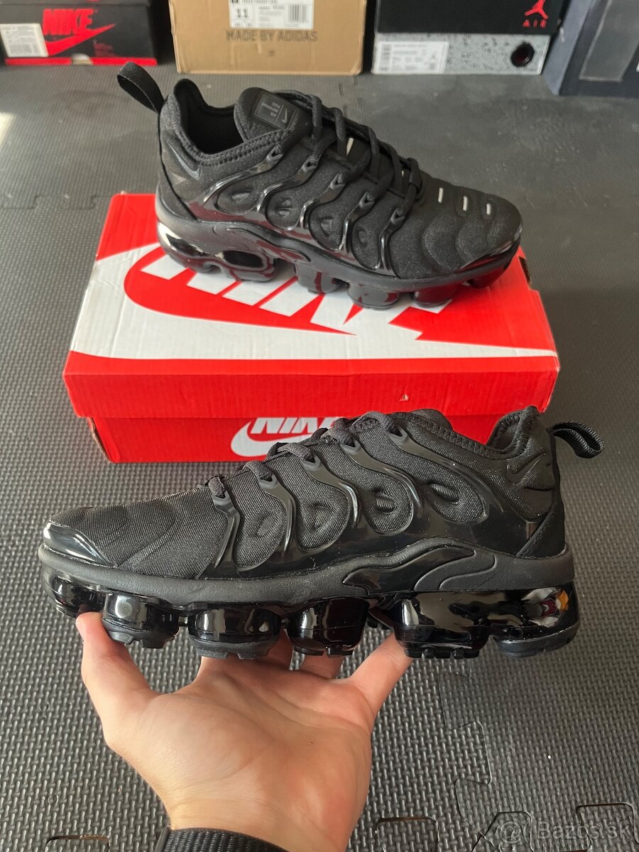 Nike Air Vapormax Plus Cierne