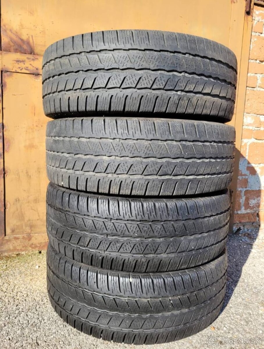 235/65R16 C Continental