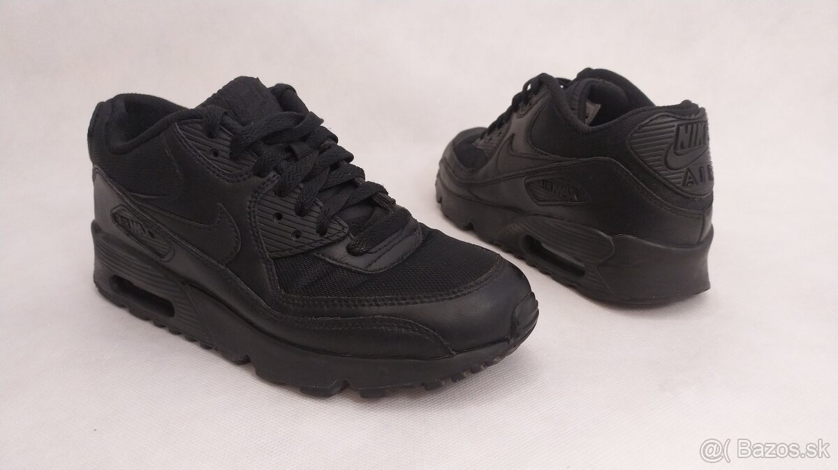 Sneakersy Nike AIR MAX (velkost 37,5)