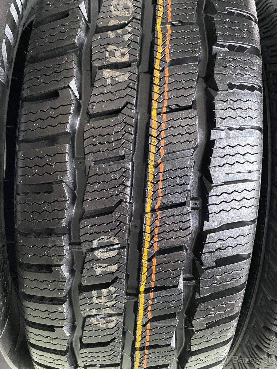 Zimné pneu 235/85 R16 120R CW51 - 4ks