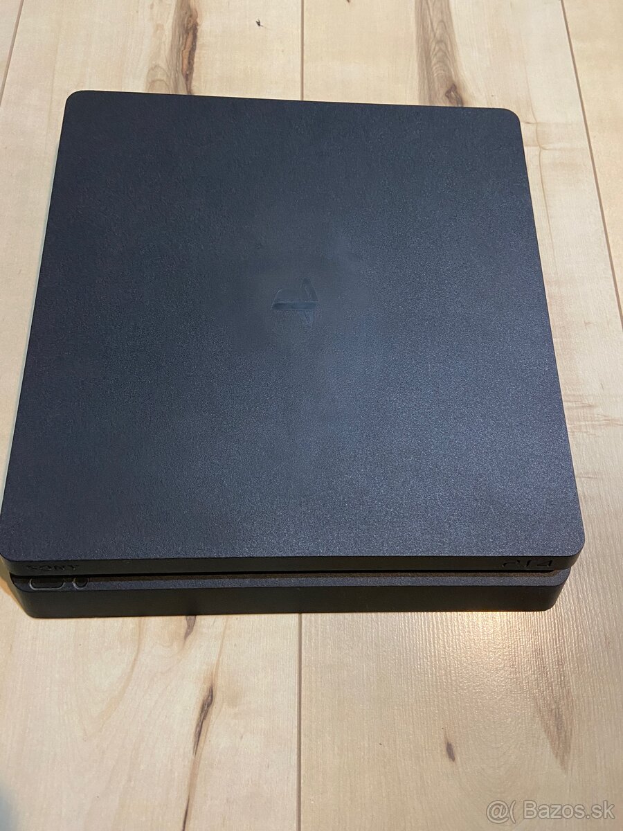 Predám Playstation4 slim