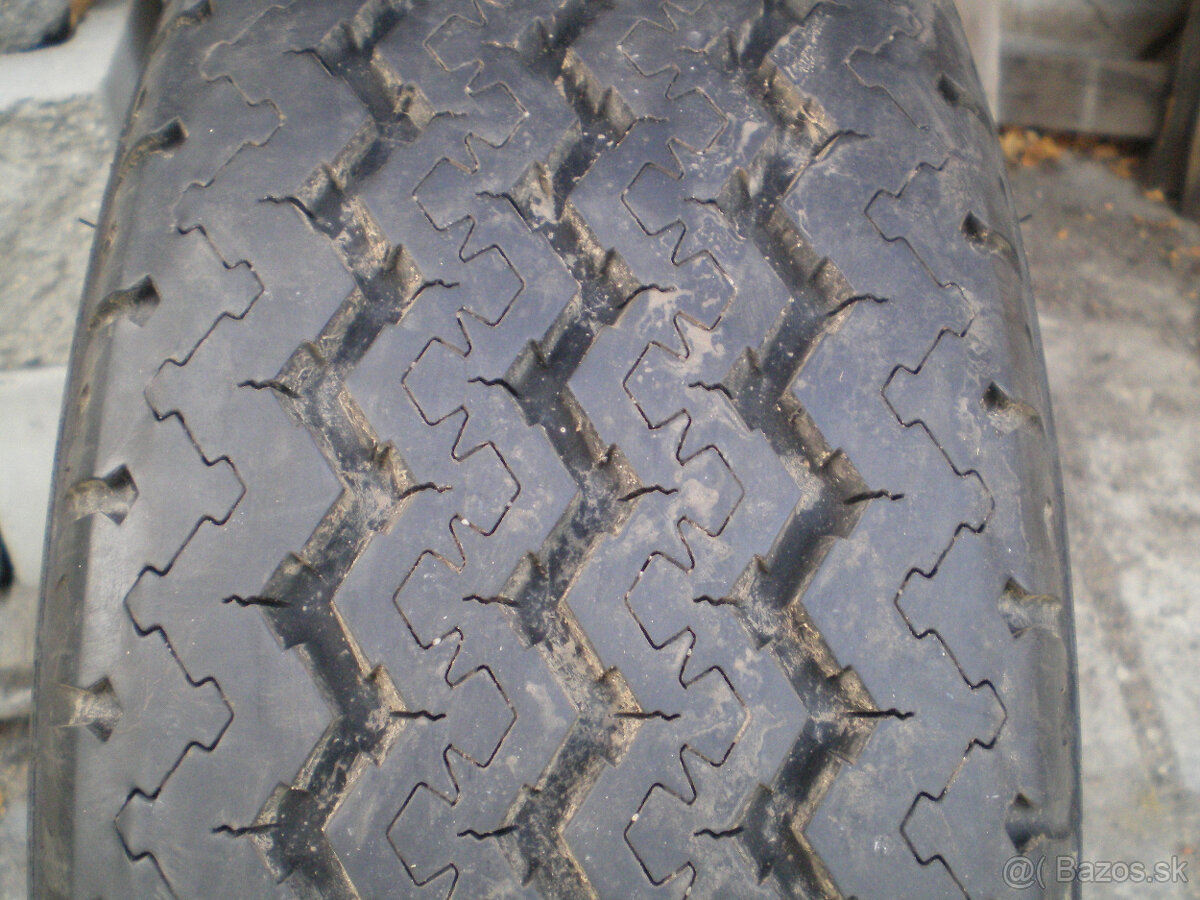 XC- Camping Michelin 215/75 R16 C - skoro nejetá.