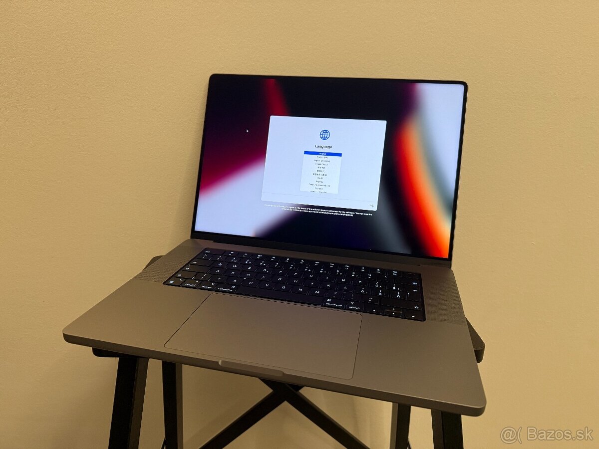 MacBook Pro 16" A2485 - 10CPU, 16GPU, 16GB RAM