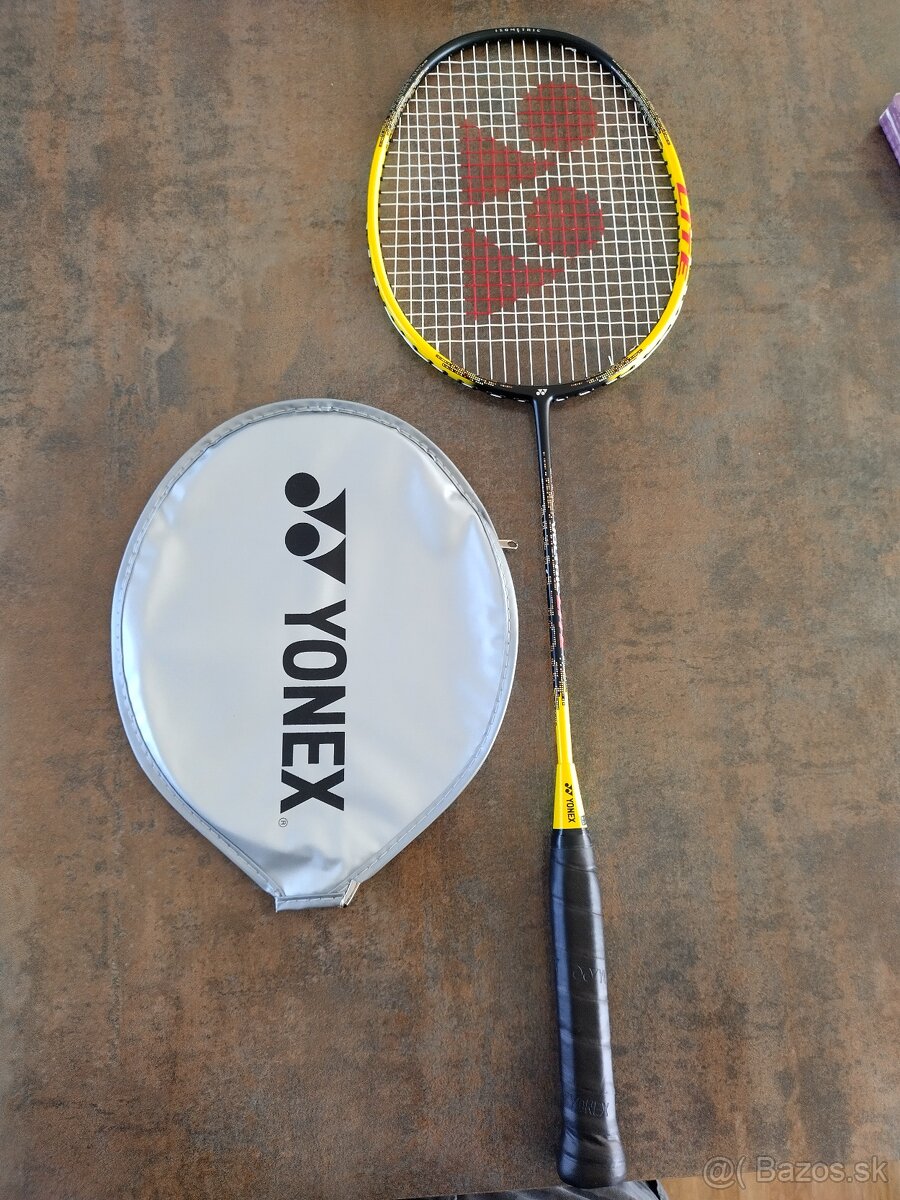 Predám novú bedmintonovú raketu Yonex voltric lite