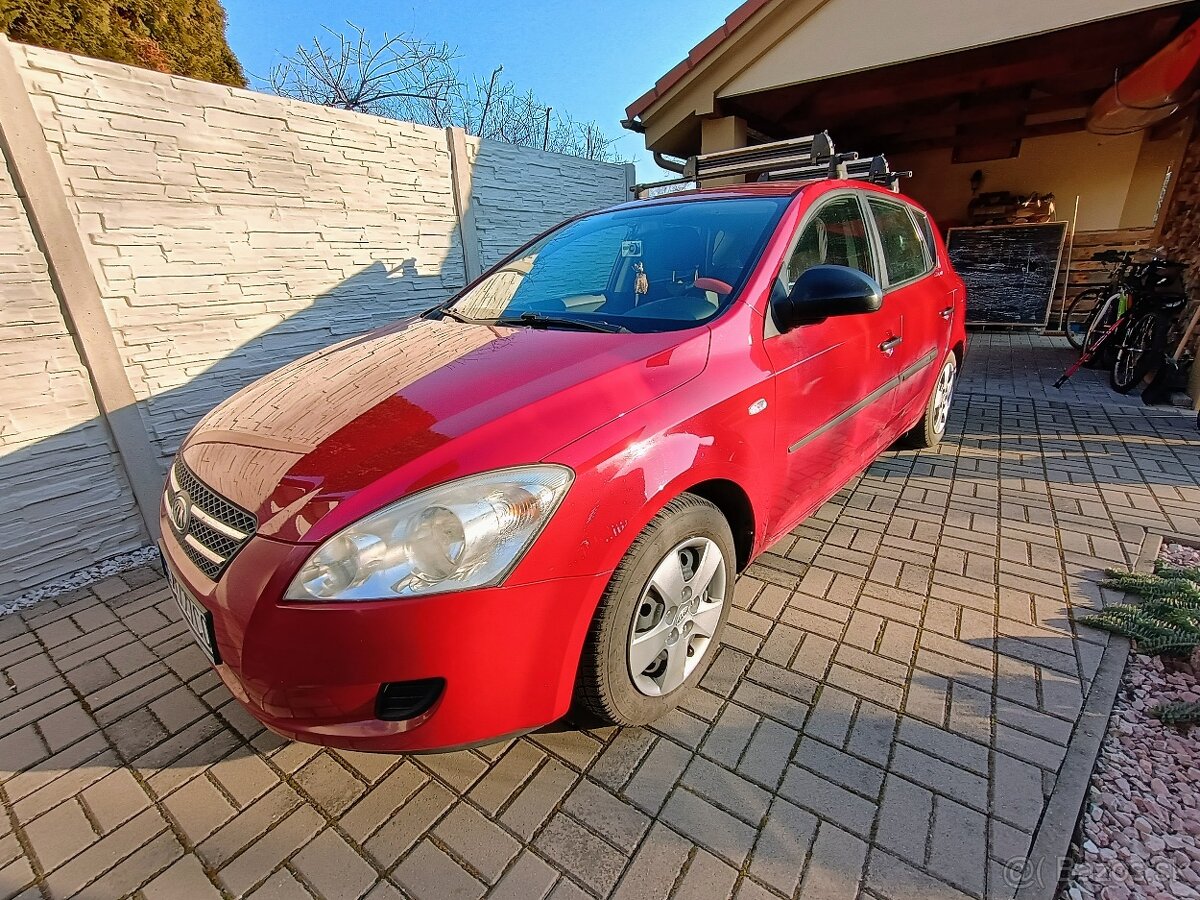 Kia Ceed hatchback 1.4 CVVT 77 kw (105 k)