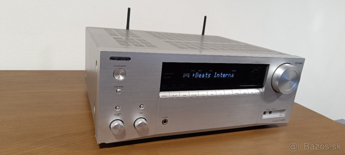 Predám strieborný 7.2 AV receiver Onkyo TX-NR 555