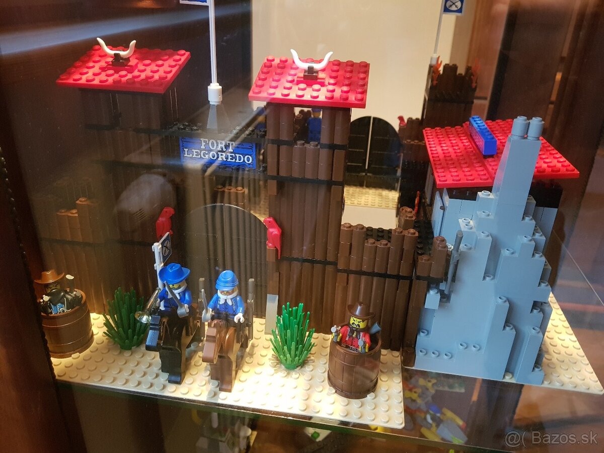 Lego Fort Legoredo