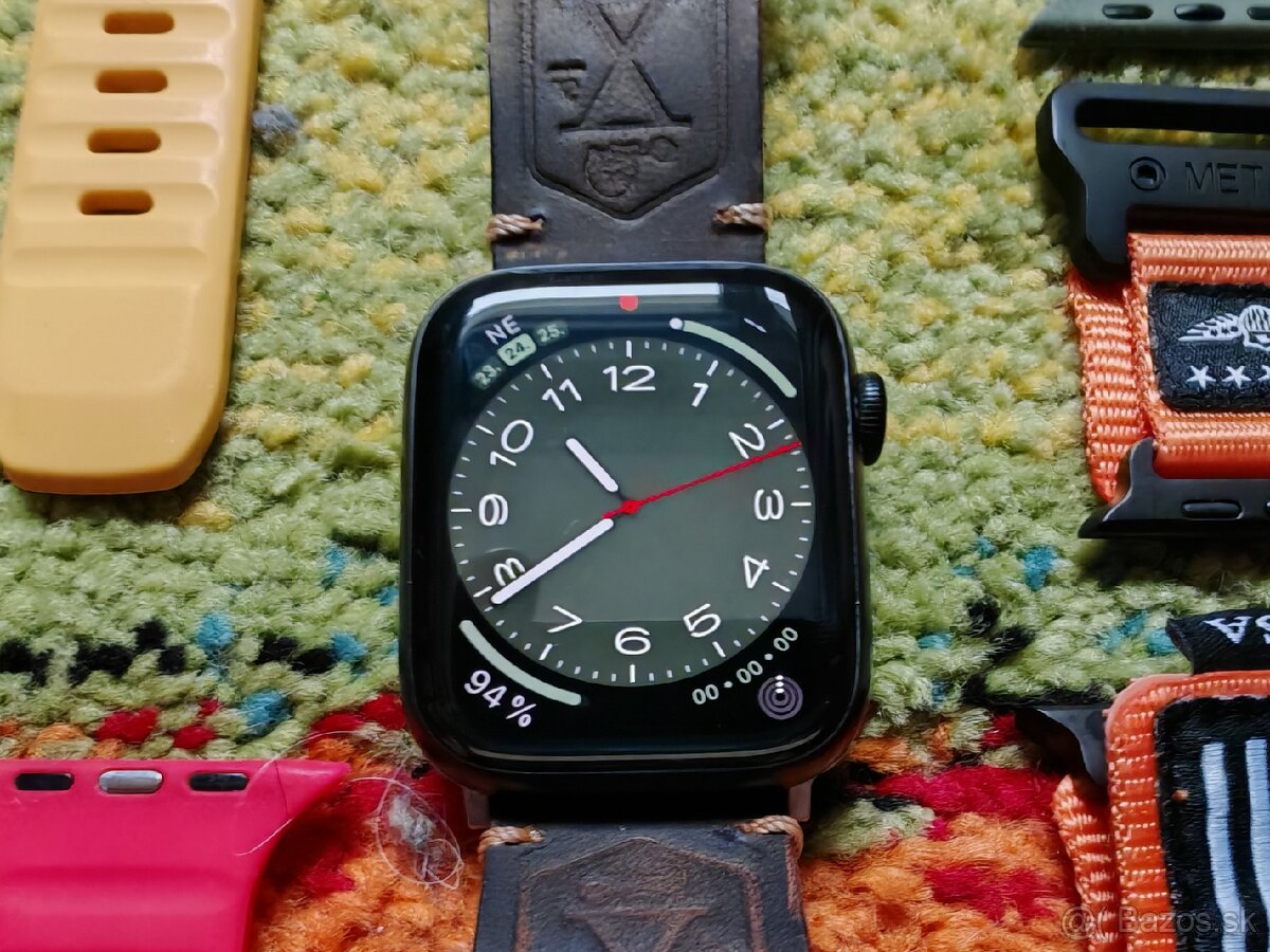 Apple watch series 8 45 mm + príslušenstvo