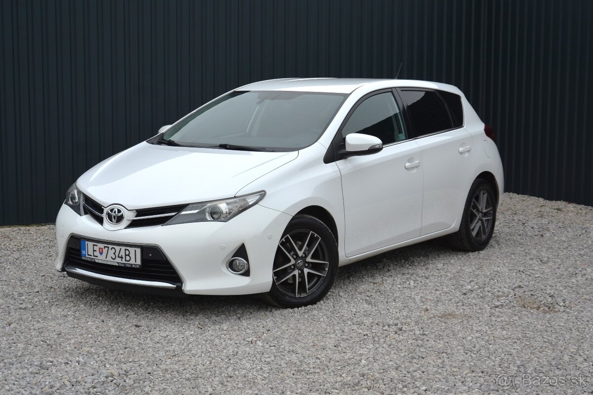 Toyota Auris 1.6 Valvematic, SR voz, servisná história