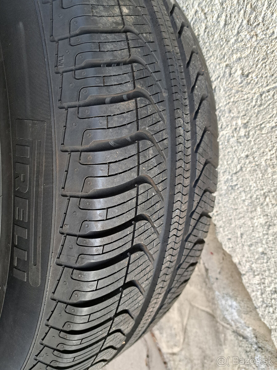 1ks celorocna Pirelli 225/55R17