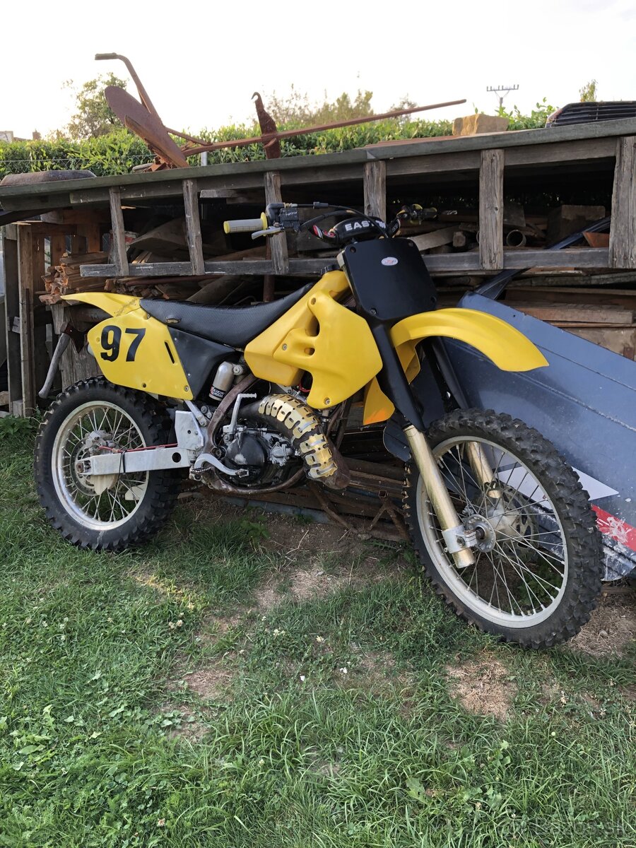 Suzuki rm125