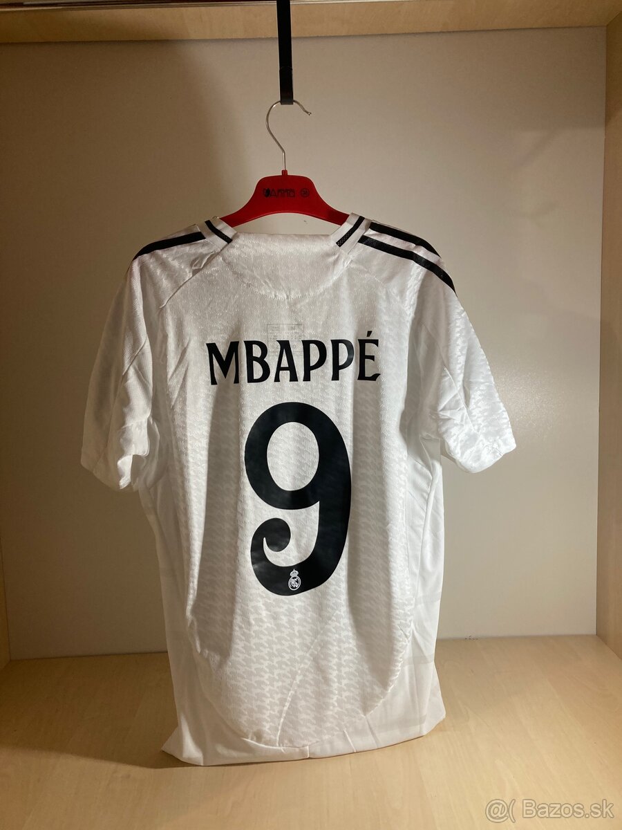 Real Madrid dres - Kylian Mbappe 2024/25