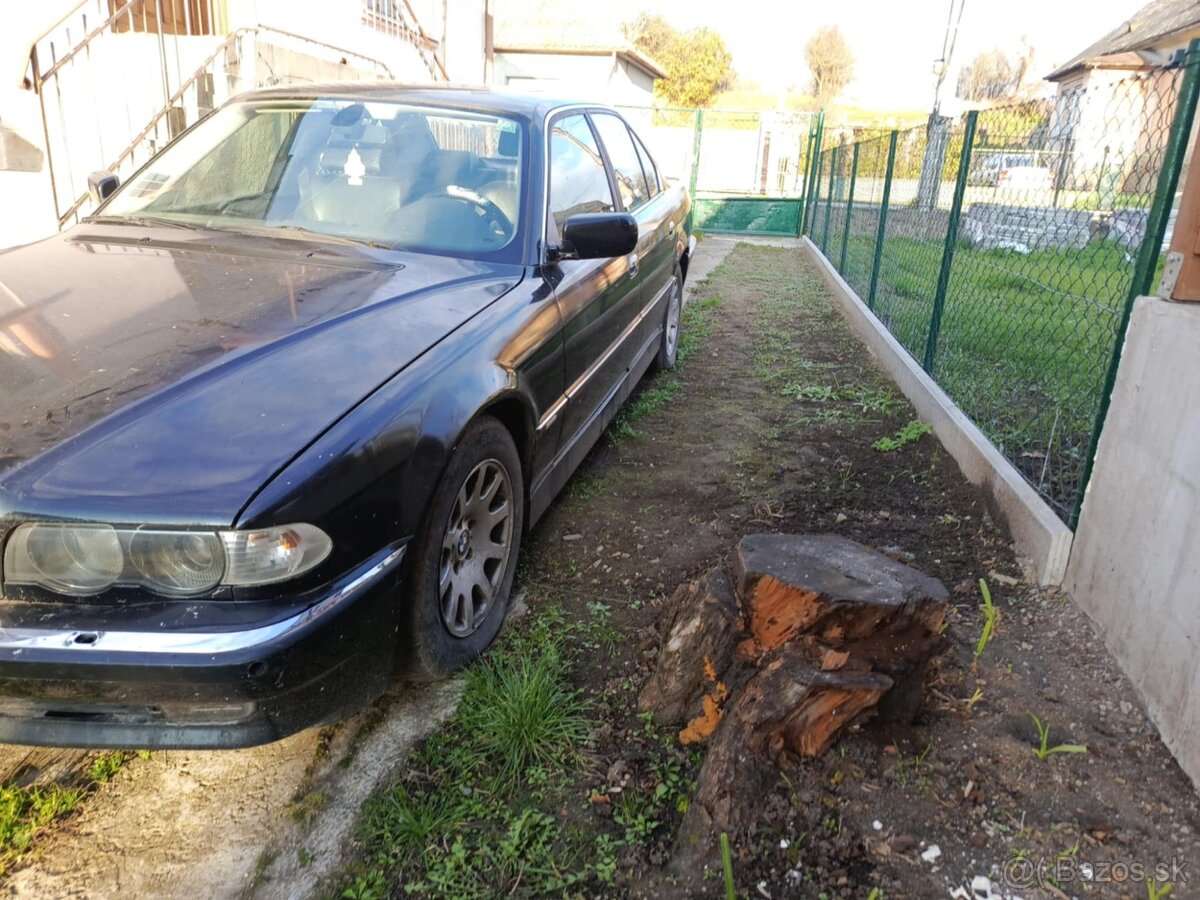 Auto BMW730D E38