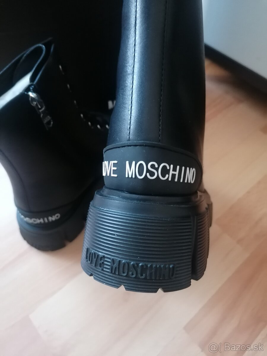 Love Moschino čižmy